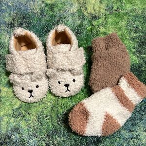 Adorable Cream Bear Baby Booties and Socks Set